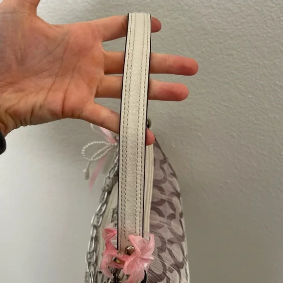 Coach Beige and Pink Shoulder Bag with Chain Detail - Picture 9 of 16